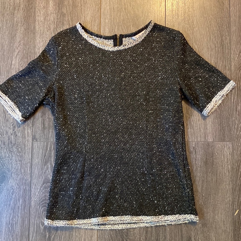 Cabi Womens Coco Top Large 542 Knit Black Gray Sweater Short Sleeve Back Zipper.